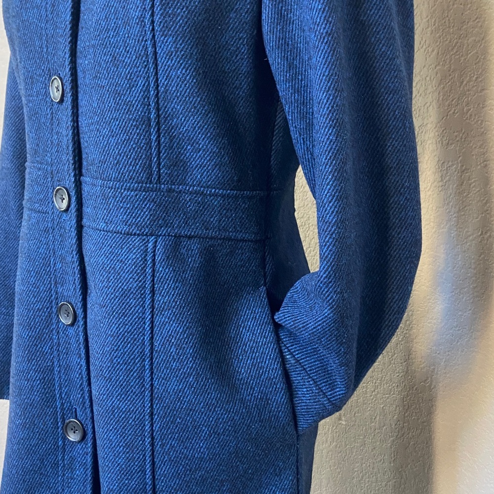 Sale! Elegant Navy Coat with Faux Fur Collar, size S, Banana Republic - Picture 4 of 16